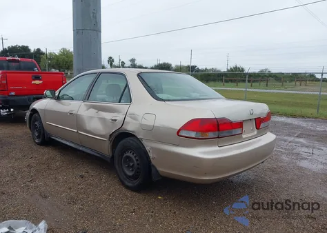 2001 Honda Accord 2.3 Lx из США, поврежденный, VIN 1HGCG56451A110667